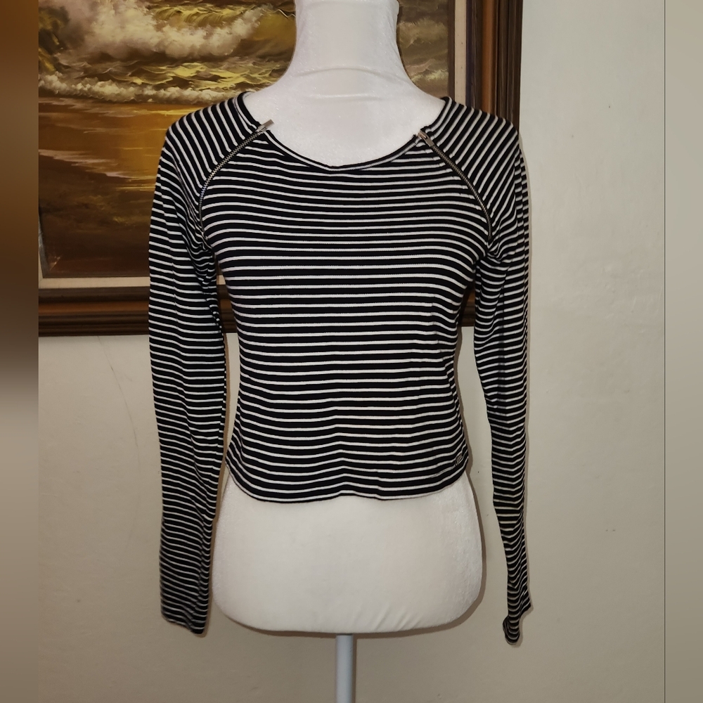 Vintage Y2k 2000s Long-Sleeve White & Black Stripe Top From Guess